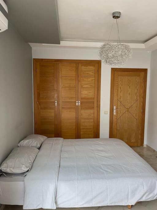 Big Luxury Apartment Near Airport Nouaceur Екстер'єр фото